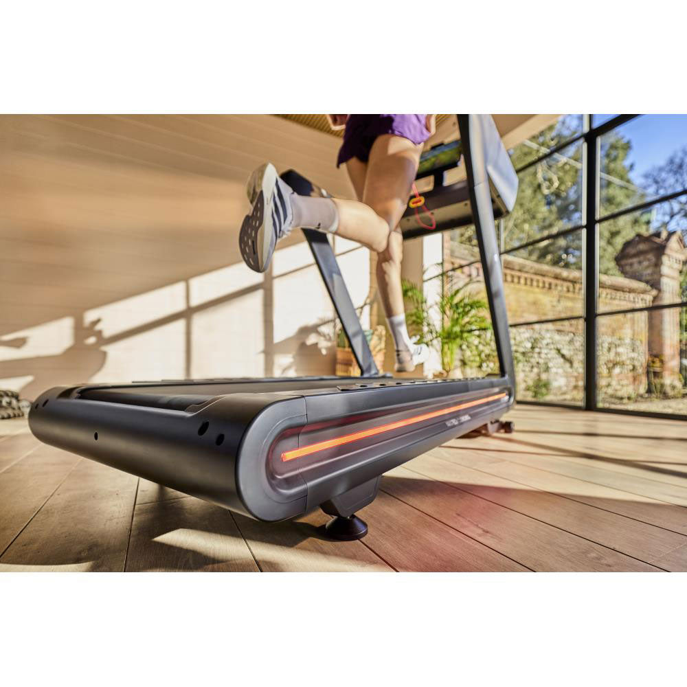 アディダス T-700 トレッドミル 準業務用ランニングマシン AVUS-10701-120（100V） [adidas training]　【送料・組立設置費込み】 Zwift Kinomap  最高速度20km/h 18段階傾斜調整 メーカー保証1年間